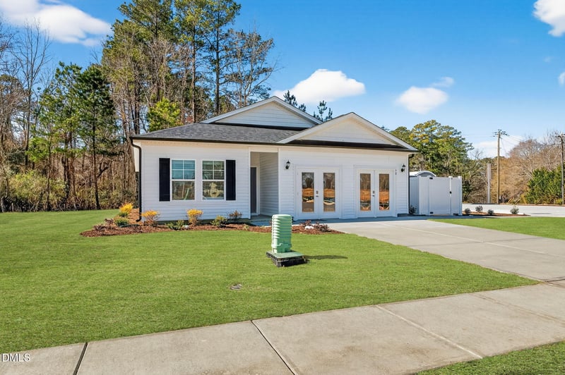 70 Muscovy Dr, Four Oaks, NC 27524