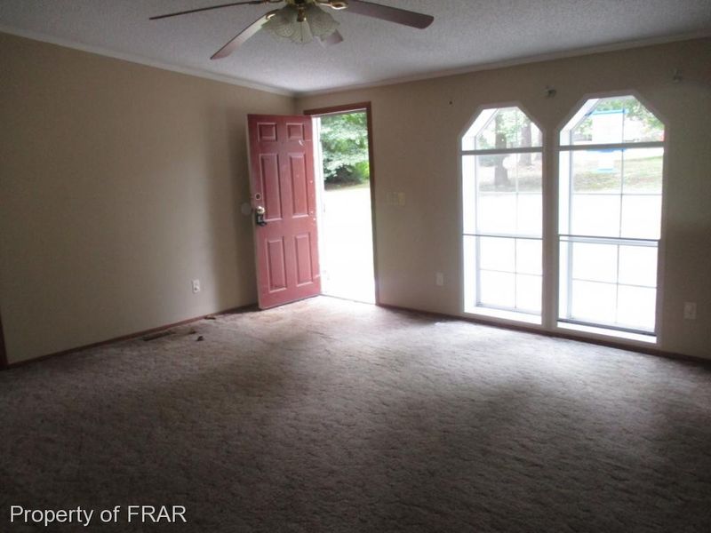 70 Nicole Dr, Sanford, NC 27332