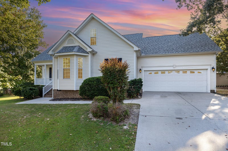 70 Oak Leaf Trl, Youngsville, NC 27596