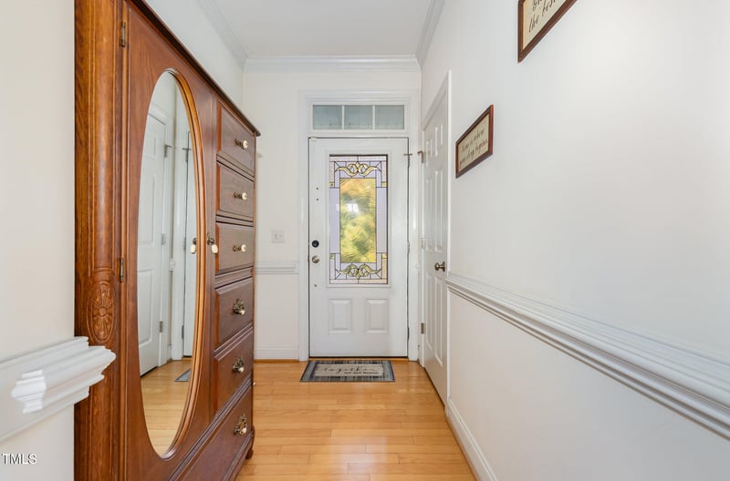 70 Oak Leaf Trl, Youngsville, NC 27596