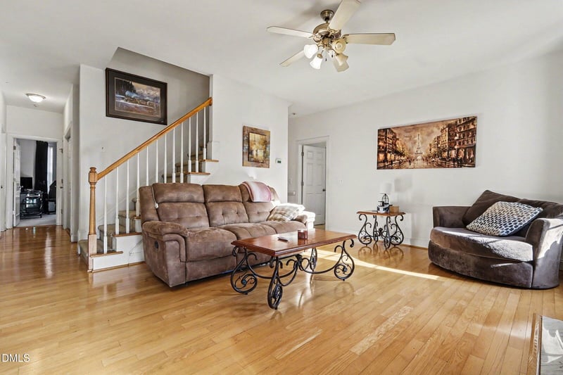 70 Oak Leaf Trl, Youngsville, NC 27596