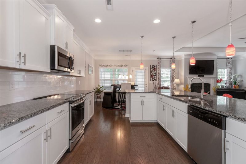 70 Post Oak Dr, Louisburg, NC 27549
