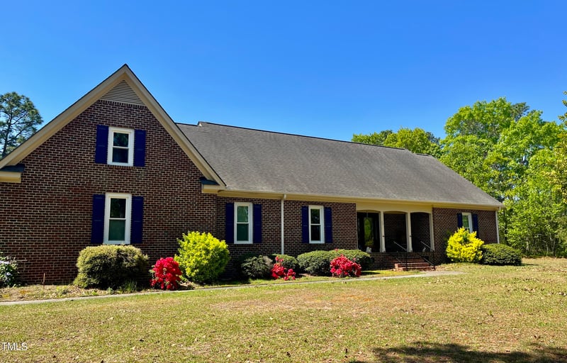 70 Summerville Ct, Lillington, NC 27546