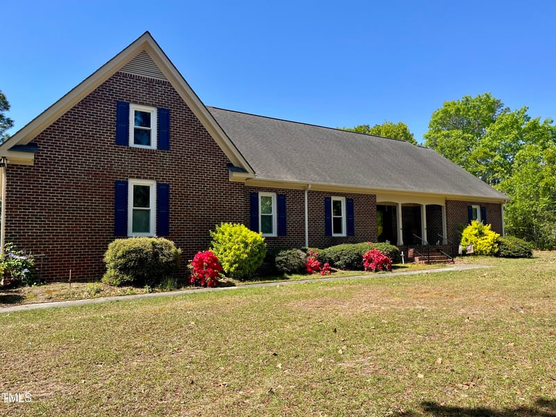 70 Summerville Ct, Lillington, NC 27546
