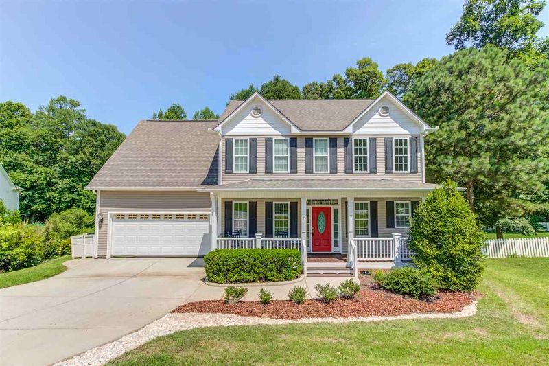 70 W Trafalgar Ct, Clayton, NC 27520