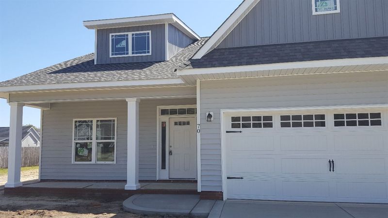 70 Woods Edge Dr, Dunn, NC 28334