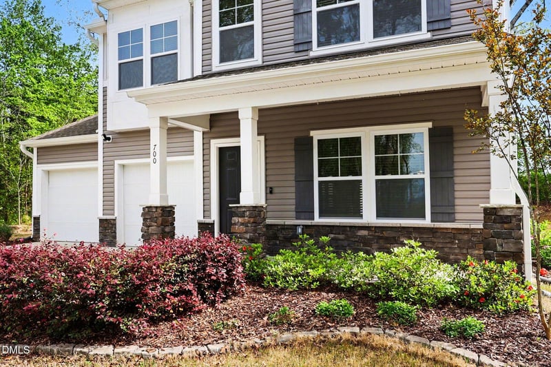 700 Atlantis St, Fuquay Varina, NC 27526