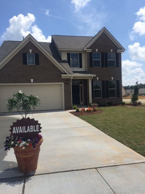 700 Avalon Dr, Mebane, NC 27302