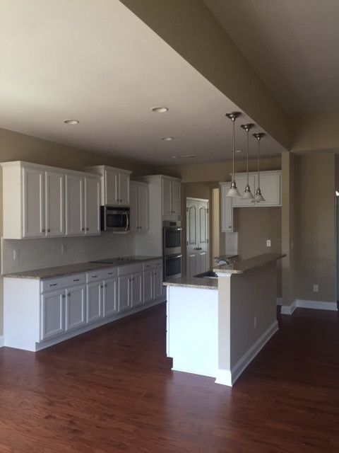 700 Avalon Dr, Mebane, NC 27302