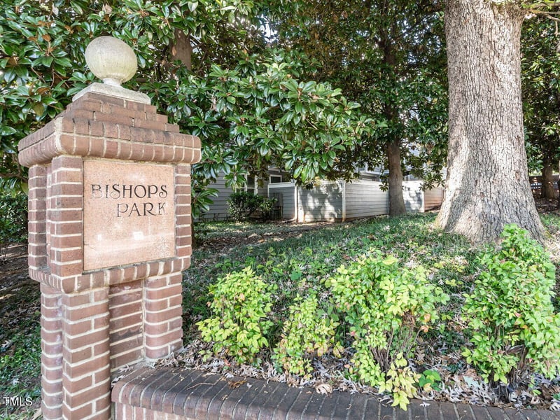 700 Bishops Park Dr #104, Raleigh, NC 27605