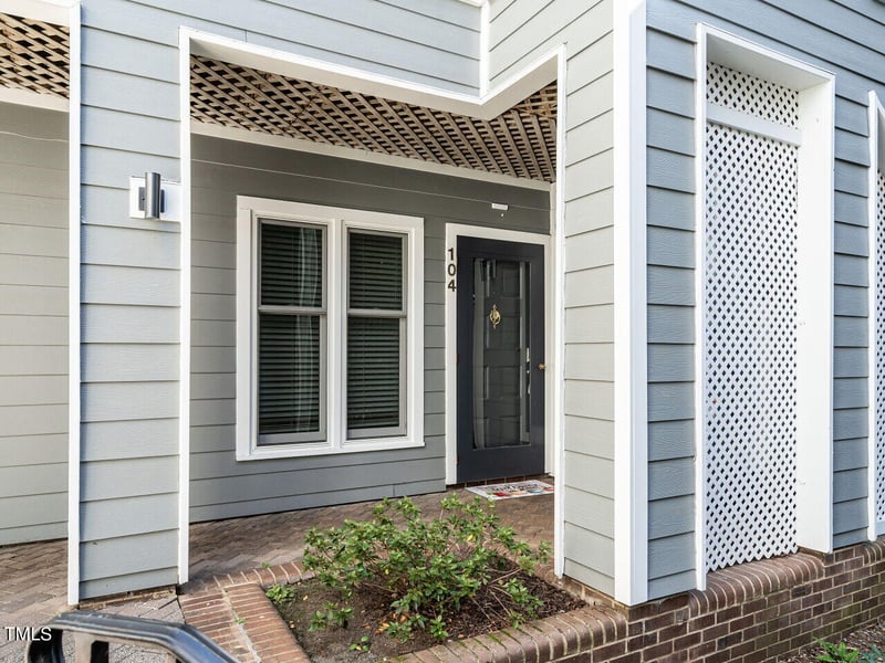 700 Bishops Park Dr #104, Raleigh, NC 27605