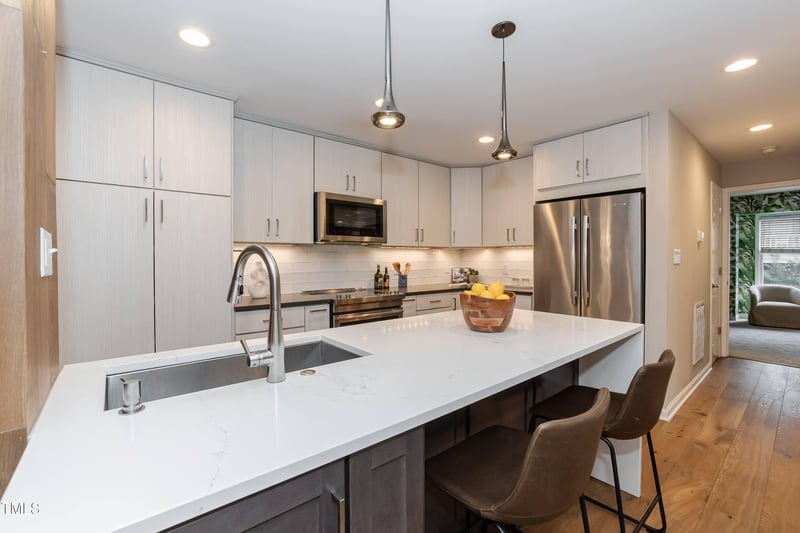 700 Bishops Park Dr #205, Raleigh, NC 27605