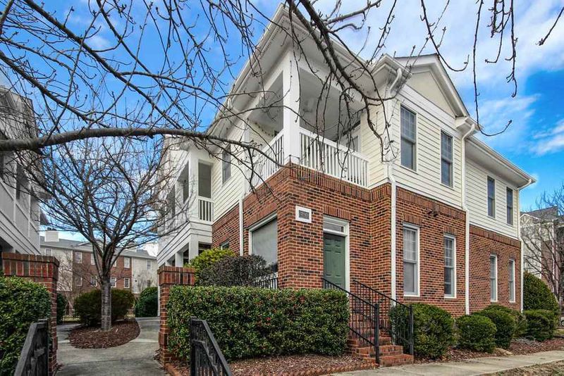 700 Copperline Dr #101, Chapel Hill, NC 27516