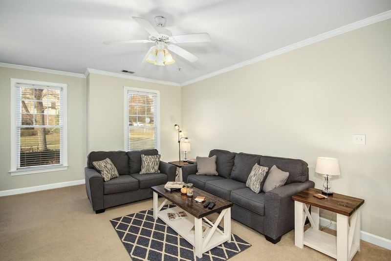 700 Copperline Dr #101, Chapel Hill, NC 27516