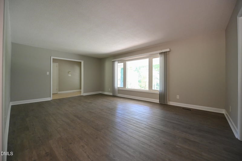 700 Fernwood Dr, Clayton, NC 27520