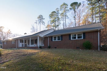 700 Fernwood Dr, Clayton, NC 27520