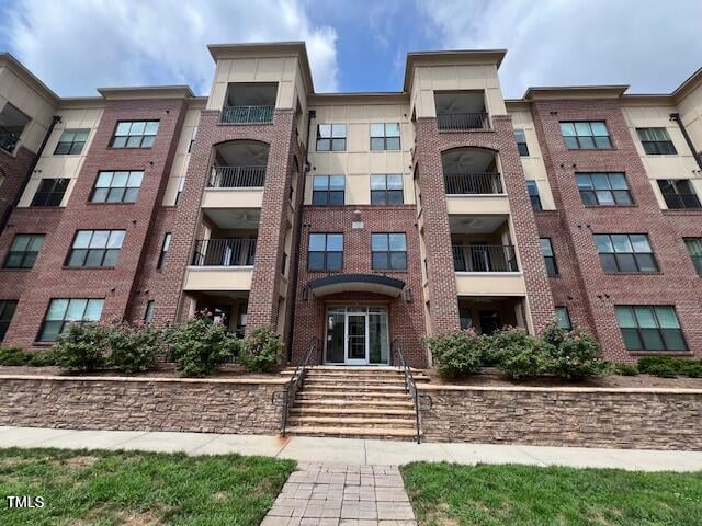 700 Finsbury St #304, Durham, NC 27703