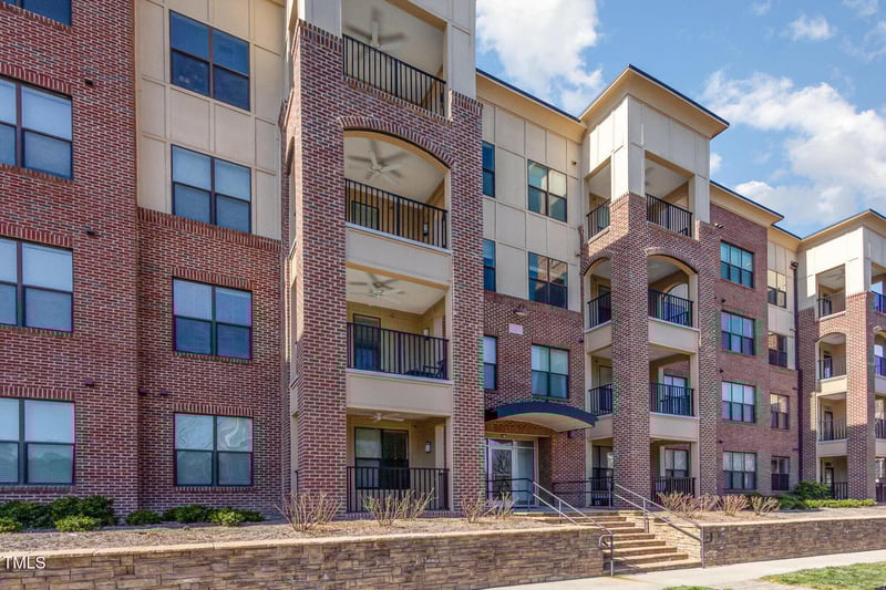 700 Finsbury St #304, Durham, NC 27703