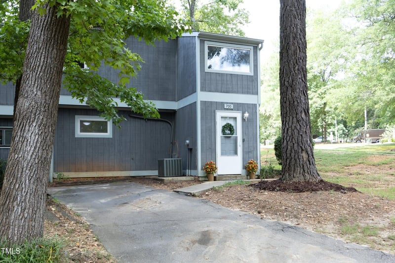 700 Godwin Ct, Raleigh, NC 27606