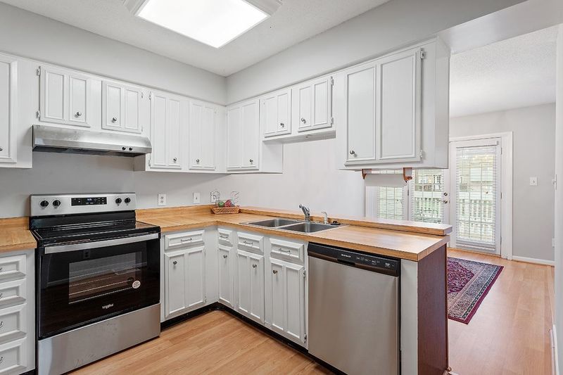 700 Green Ridge Dr, Raleigh, NC 27609