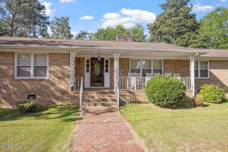 700 Harnett St, Dunn, NC 28334