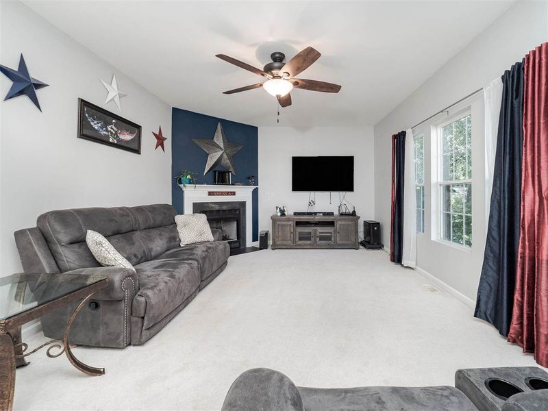 700 Marjam Ln, Fuquay Varina, NC 27526