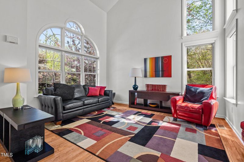 700 Midsummer Ln, Apex, NC 27502
