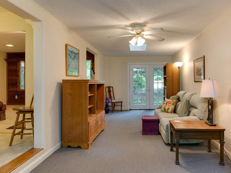 700 Miller Rd, Hillsborough, NC 27278