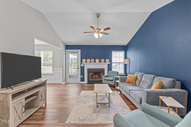 700 Mossburn Ct, Fuquay Varina, NC 27526