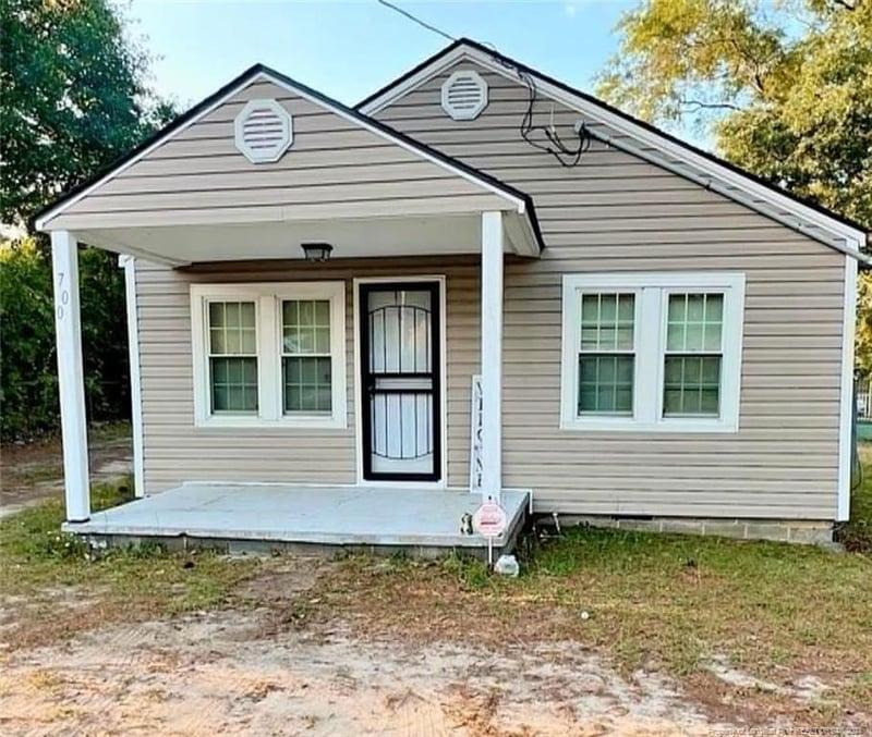 700 Mountain Dr, Fayetteville, NC 28306