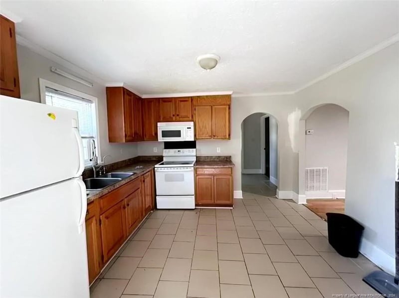 700 Mountain Dr, Fayetteville, NC 28306