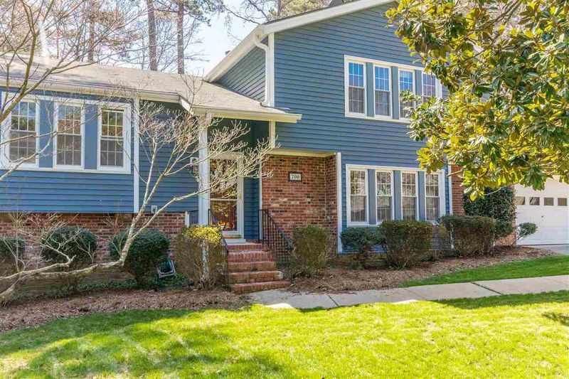 700 Sandy Ridge Ct, Raleigh, NC 27615