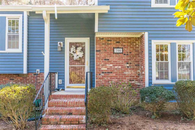 700 Sandy Ridge Ct, Raleigh, NC 27615