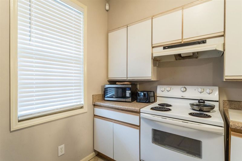 700 Sykes St, Chapel Hill, NC 27516