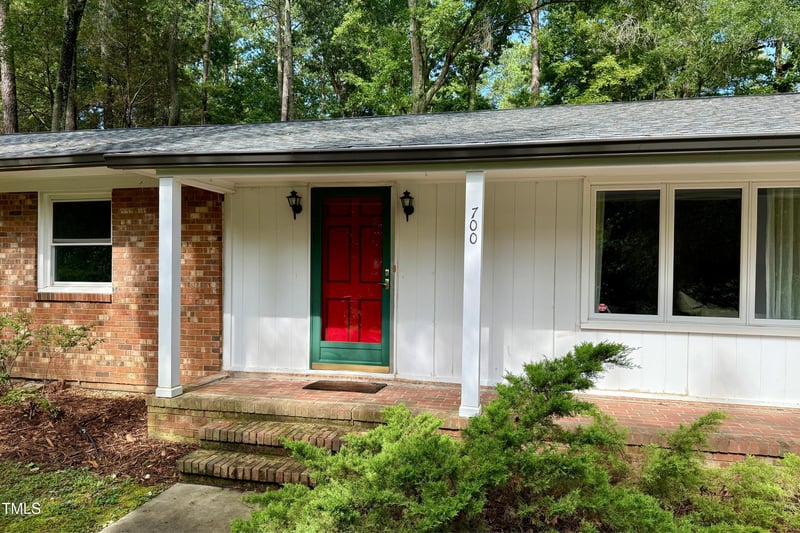 700 Tinkerbell Rd, Chapel Hill, NC 27517