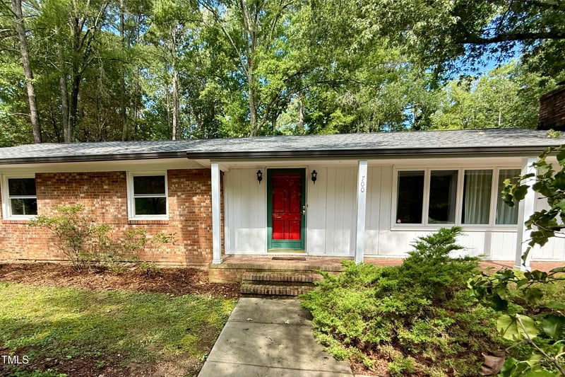 700 Tinkerbell Rd, Chapel Hill, NC 27517