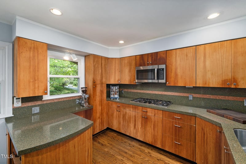 700 Tinkerbell Rd, Chapel Hill, NC 27517