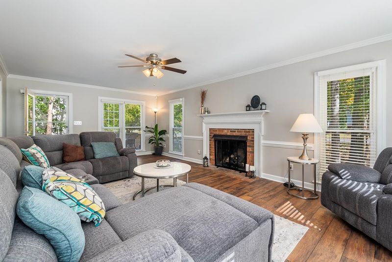 700 Valley Dr, Durham, NC 27704