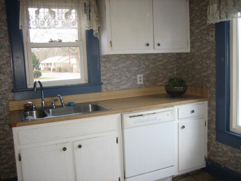 700 Ward St, Graham, NC 27253
