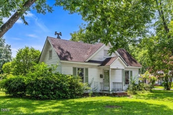 700 N Webb St, Selma, NC 27576