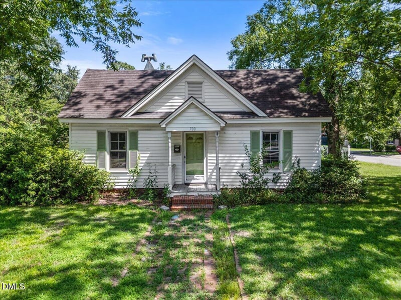 700 N Webb St, Selma, NC 27576
