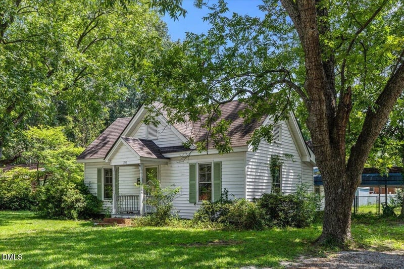 700 N Webb St, Selma, NC 27576