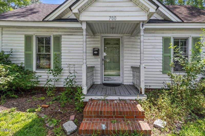 700 N Webb St, Selma, NC 27576