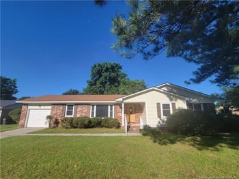 7000 Bostick Ct, Fayetteville, NC 28314