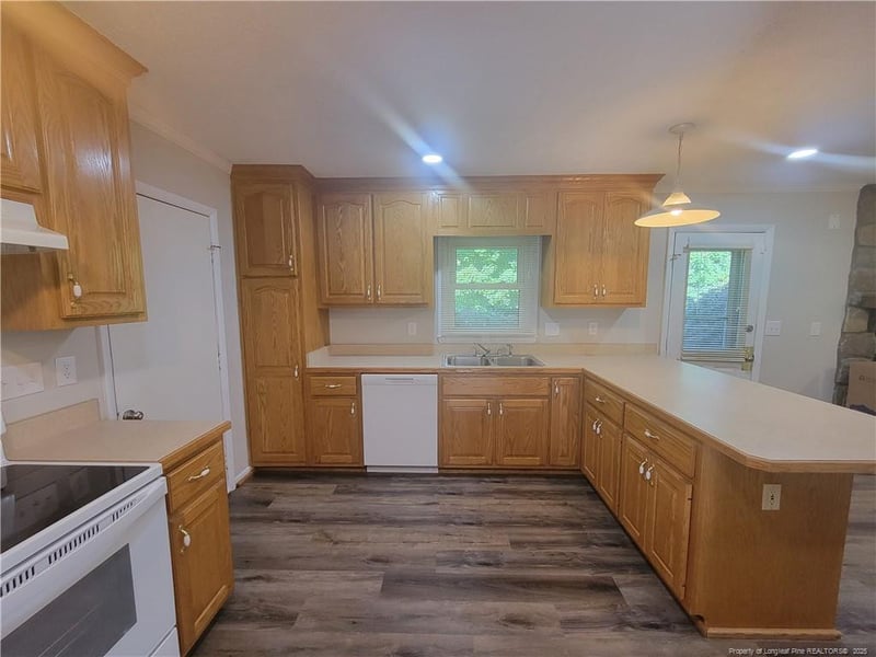 7000 Bostick Ct, Fayetteville, NC 28314