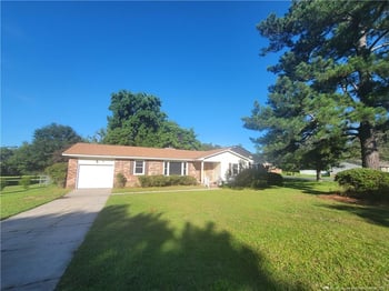 7000 Bostick Ct, Fayetteville, NC 28314