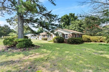 7000 Bostick Ct, Fayetteville, NC 28314