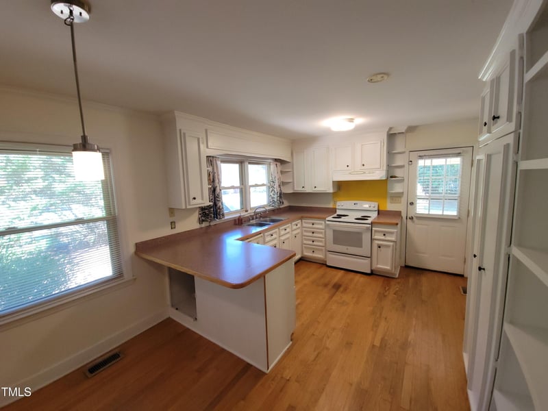 7000 Holly Springs Rd, Raleigh, NC 27606