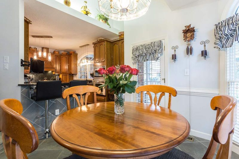 7001 Fordland Dr, Raleigh, NC 27606