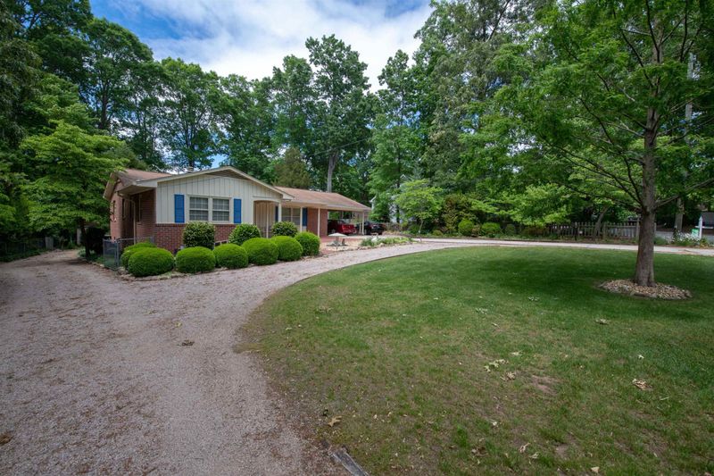 7001 Holly Dr, Raleigh, NC 27615